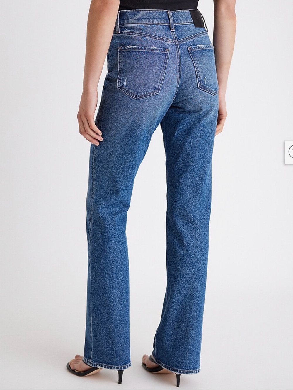 Express Women's Flared Jeans in Medium Blue Wash